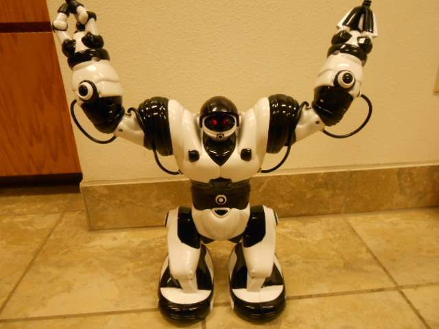 WowWee Robosapien interactive toy robot w/ remote control, users manual and hat