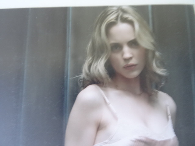 MELISSA GEORGE AUTOGRAPHED PHOTO w/COA - 8