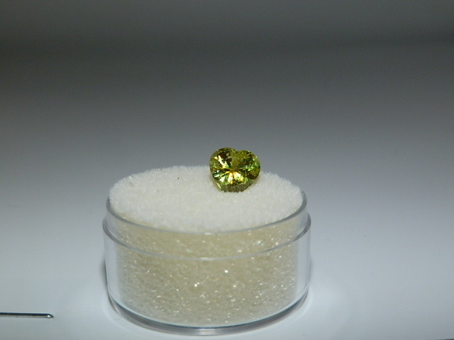 HEART SHAPED SPHENE