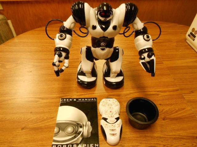 WowWee Robosapien interactive toy robot w/ remote control, users manual and hat