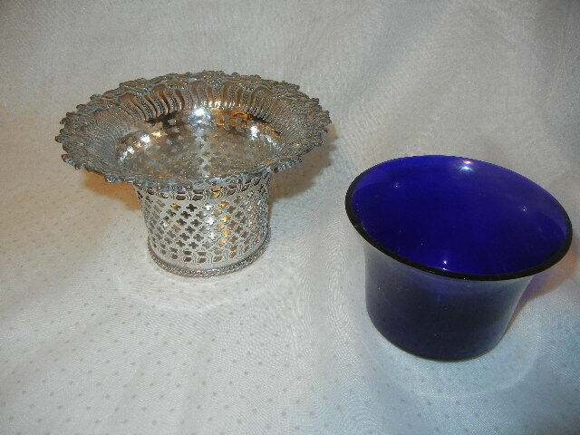 VINTAGE SILVER PLATE & COBALT BLUE GLASS LINER SUGAR BOWL GRAPE VINE RETICULATED