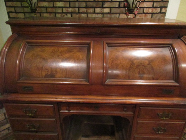 Victorian Cylinder Roll Kneehole Desk