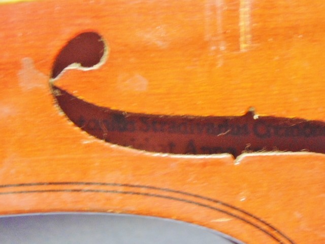 Antonius Stradivarius Cremonenfis Faciebat Anno 17 violin for repair {no return}