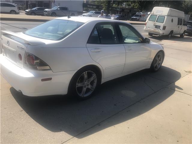 2001 Lexus IS 