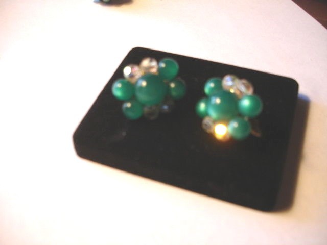 Vintage LUCITE Green Beads Chunky Large Clip On Earrings      #E26