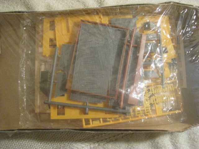 Vintage AHM Masterpiece Series 545 Fairway Terrace HO Scale Model Kit House 5730