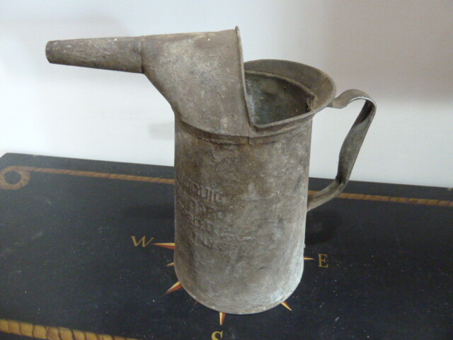 VINTAGE MOTOR OIL US STANDARD POUR CAN