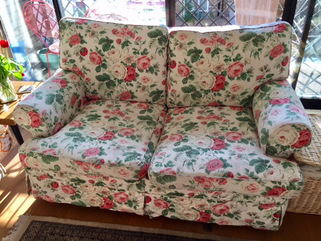 Two Matching 2 Seater Beautiful Bespoke Floral Sofas For Sale North