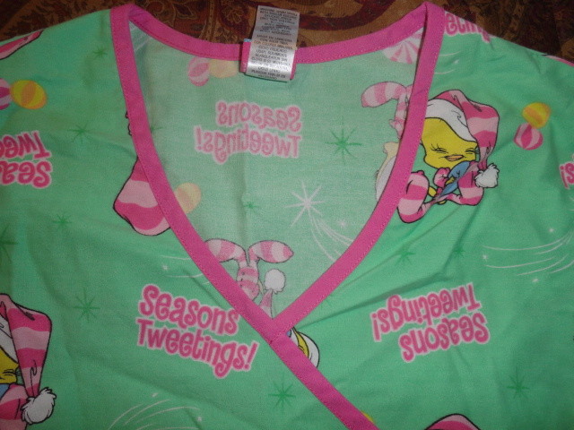Womens Tweety Bird Scrub Tops,2 Size Medium,Great Condition.