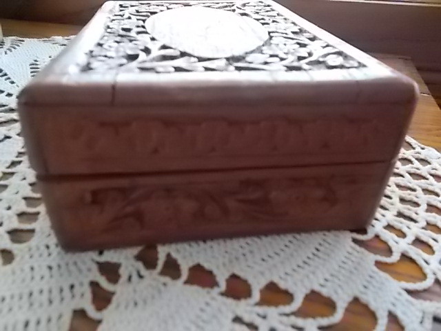 Vintage Hand Carved India Himalayan Wood Stationary Jewelry Trinket Tabacco Box