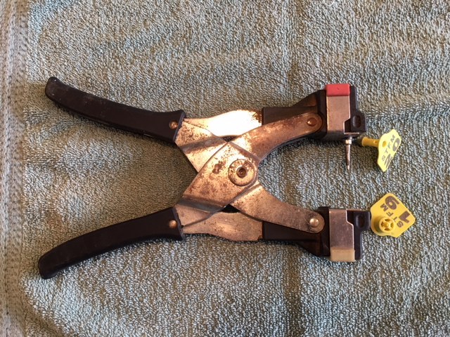 Sheep / Goat EarTag Applicator    