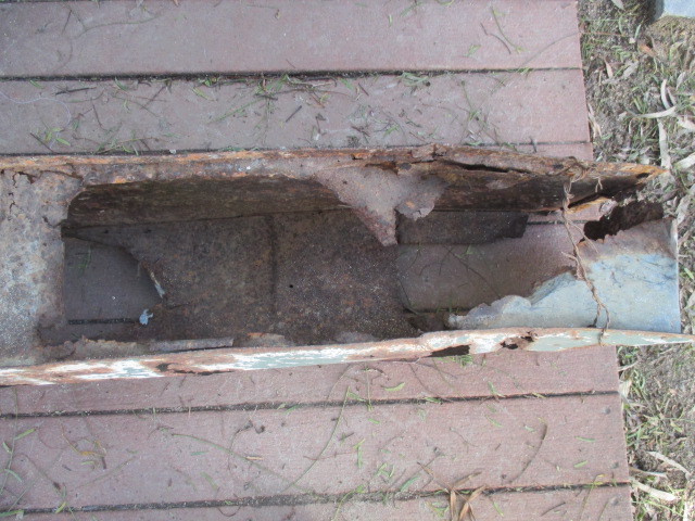 VINTAGE 1950s 1960s MOTEL FREE TV SIGN ORIGINAL NEON POOR COND RUSTED OUT