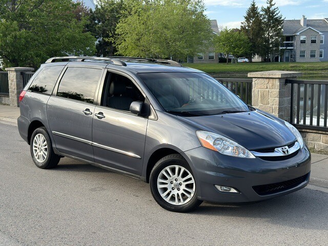 Owner 2008 Toyota Sienna XLE Limited