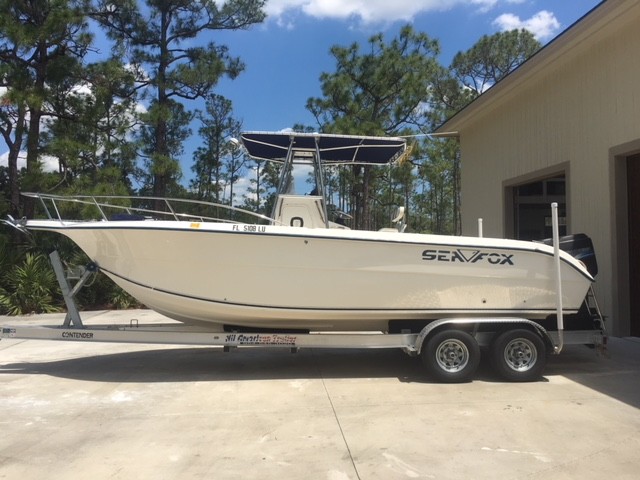 2002 SEA FOX 257 CENTER CONSOLE - TWIN 125 MERCURY'S - 383 ORIGINAL HOURS
