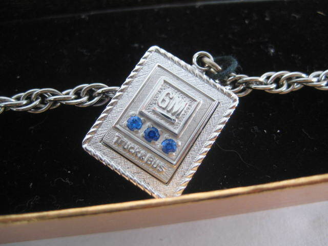 General Motors GM Truck & Bus 15 Year BRACELET 1/10 10KT White-GP Employee Award