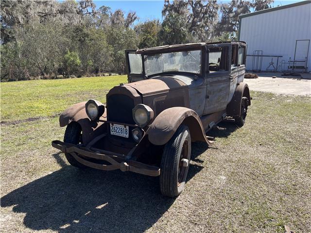 1926 Willys Knight model 66 Sedan