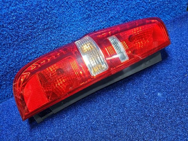 2012 Hyundai H-1 Grand Starex Rear,Left TailLight - Picture 2 of 6