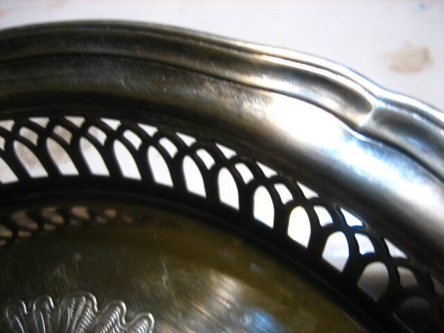 Oneida Chippendale Oval Gallery Tray (14 3/4 x 11 inches) Preowned