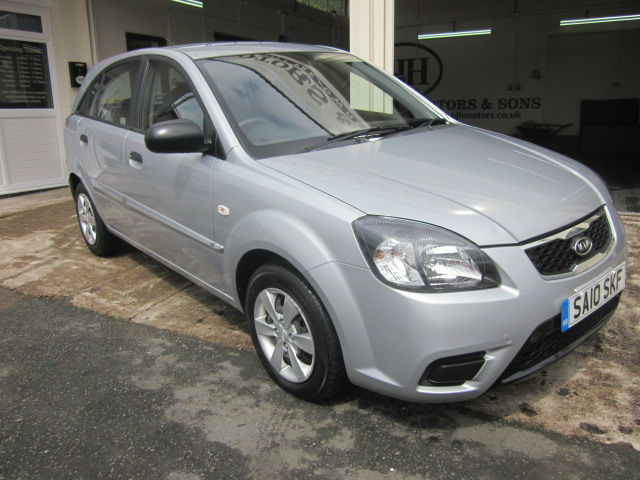 Kia rio 2010 хэтчбек