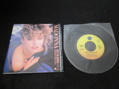 Madonna Into the Groove シェイプレコード　マドンナ マドンナ MADONNA / イントゥ・ザ・グルーヴ INTO THE GROOVE (7