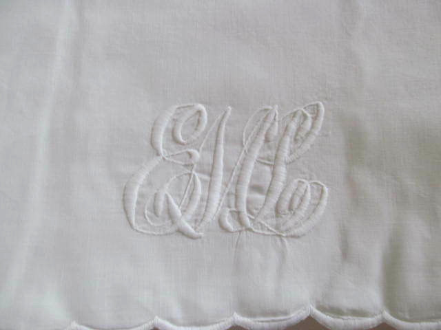 EML Antique Scalloped Edge Runner Dresser Scarf~Hand Embroidery c1900