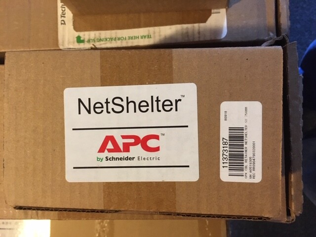 AR7582A APC Cable Retainer for Netshelter SX 750mm Wide Vertical Cable Mgr Qty 6