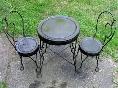 Small Size Ice Cream Parlor Set Black Metal Round Table 2 Chair Plant Stand Doll