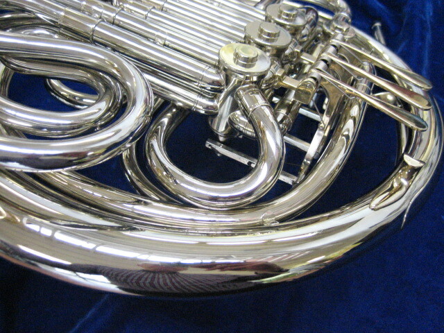 MINT USED CONN 8D DOUBLE FRENCH HORN LOOKS LIKE IT WAS NEVER PLAYED!