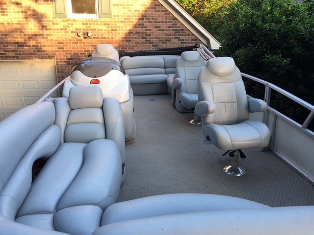 2009 Suntracker Regency 26" Pontoon
