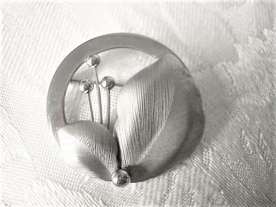 Vintage EMJ Emmons Silver Tone Leaves Flowers Circle Wreath Pin Brooch Lot B