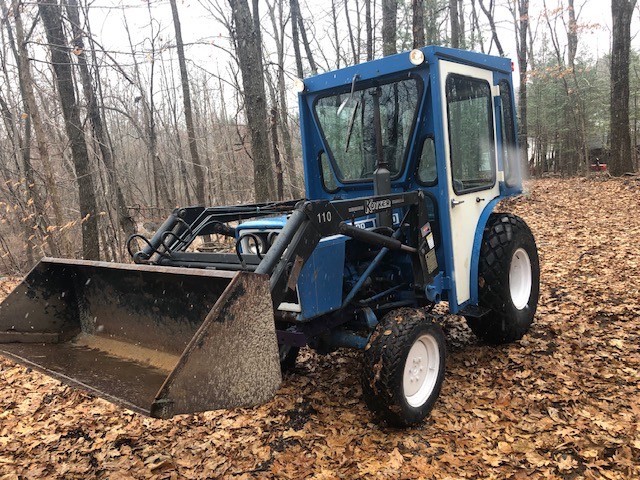 Ford 1300 Diesel Hydrostatic 4x4 Compact Tractor + Loader + Heated Cab