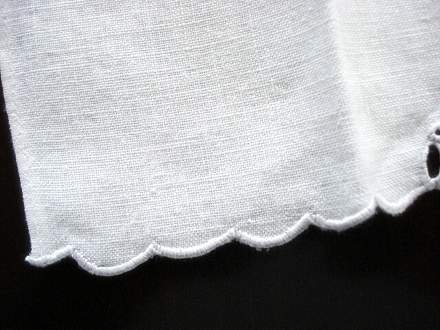 Vintage~LINEN Fingertip Guest TOWELS~Madeira Embroidered~WHITE~2@11