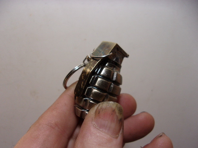 PINEAPPLE GRENADE LASER POINTER,DUAL, LED SPOTLIGHT