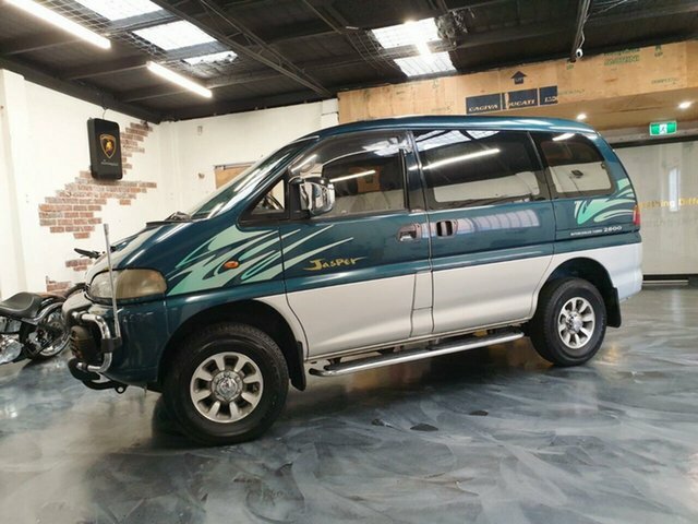 Pe8w mitsubishi delica