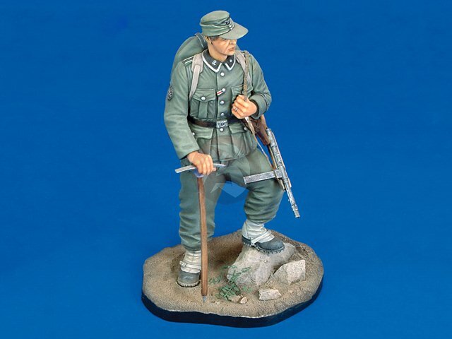 Royal Model 1/16 120mm Waffen-SS Alpine Soldier Prinz Eugen Yugoslavia 1943 110