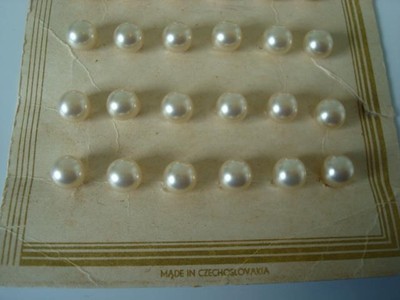 36 Vintage Antique Faux Pearl Buttons 5/16 In. Made in Czechoslovakia Card