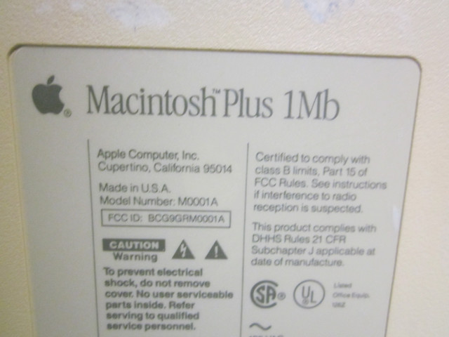 Vintage Apple Macintosh Mac Plus 1MB M0001A