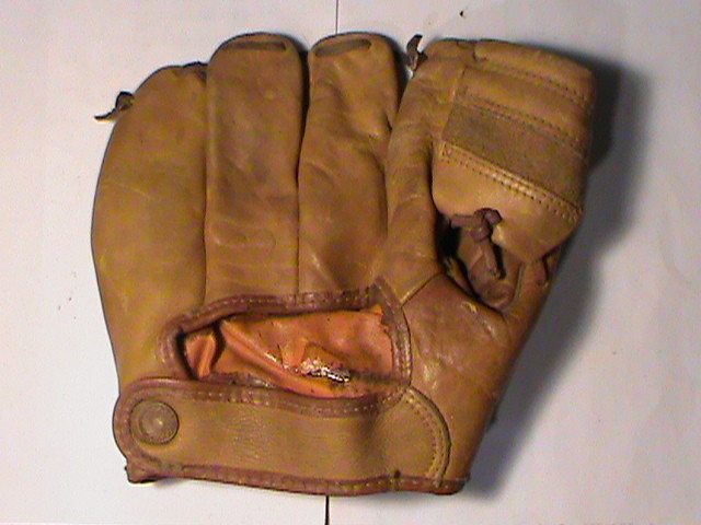Vintage Baseball Glove Mitt Hand Formed Grease Pocket Professional Model GC1313