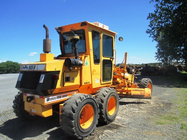 2008 Leeboy 685B Articulated Motor Grader, Cab, A/C, Heat,Scarifier, 10' Blade