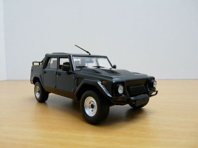 LAMBORGHINI LM002 4x4 noir 1/43