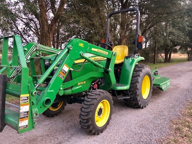 2017 John Deere 3032 4x4 with Bucket Forks BushHog 3 years warranty Kubota
