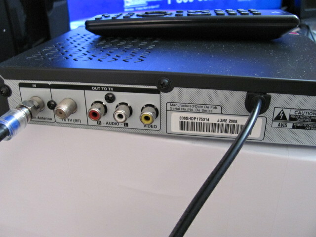 Zenith Digital TV Tuner Converter Box DTT 901 With Remote. Free Priority Ship