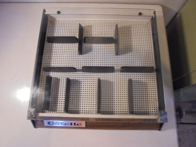 Vintage Gillette Store Glass Top Countertop Razor Display Unit