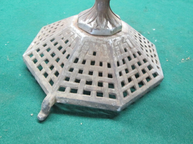 E.C. Simmons Stove Top Mantle Piece Trophy Old Pot Belly Stove Part