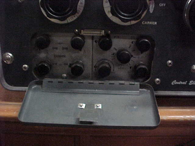 CENTRAL ELECTRONICS 100V EXCITER-TRANSMITTER WITH MANUAL NICE