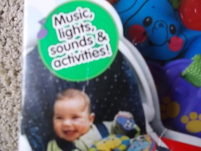 FISHER PRICE Learning Patterns Car Seat Safari WITH/Remote Control, B0640 birth+