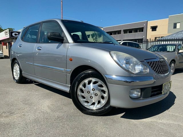 Daihatsu sirion 2002