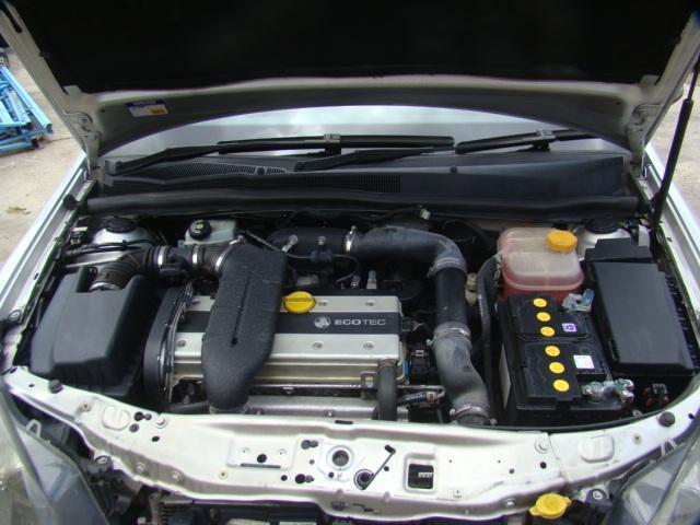 HOLDEN ASTRA FUSE BOX IN ENGINE BAY AH, SRI 2.0LTR TURBO ... fuse box holden astra 2000 