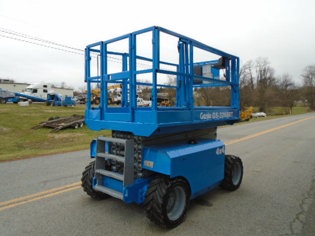 2008 GENIE GS-3268RT 4X4 ROUGH TERRAIN SCISSOR LIFT