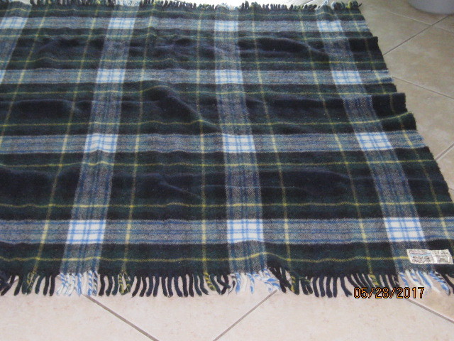 VINTAGE HEBRIDEAN PURE NEW WOOL BLANKET 59X49